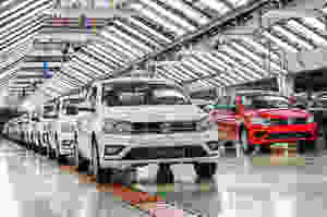 Produção do novo Gol com transmissão automática, na fábrica VW de Taubaté