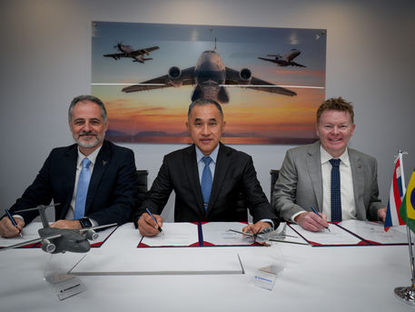 Embraer amplia presença global com acordos na Ásia e na Europa para suporte a aeronaves militares