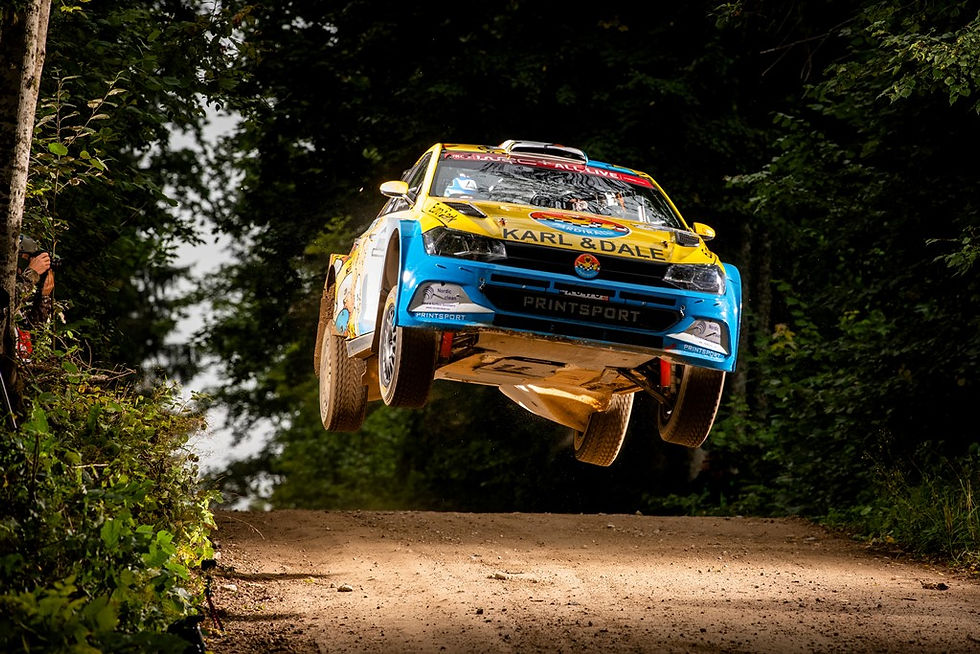 WRC: Ott Tänak termina o sábado na frente da prova disputada em casa
