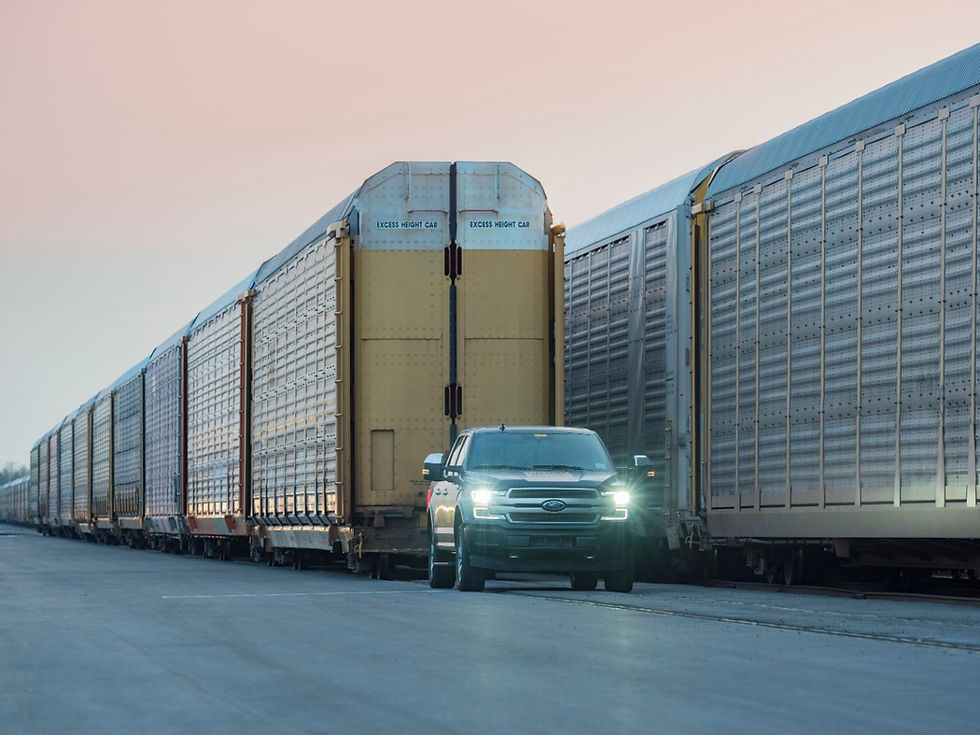 Ford mostra protótipo da F-150 elétrica em teste rebocando trem de mais de 560 toneladas