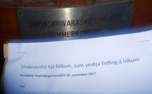 Undirskriftir handaðar Yvirfriðingarnevndini