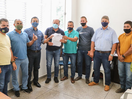 Deputado Cirone Deiró visitou gabinete do Prefeito Wéliton nessa terça-feira (09)