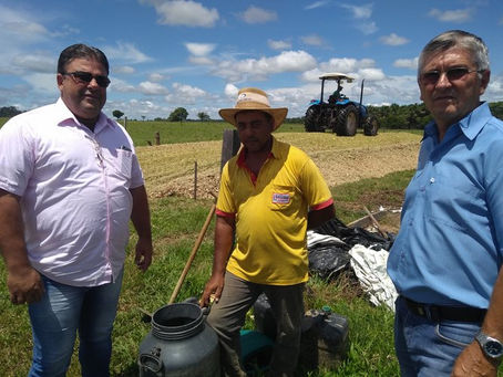 SEMAGRIC – Agricultores de Espigão do Oeste recebem auxílio na produção de mais de “Um Milhã