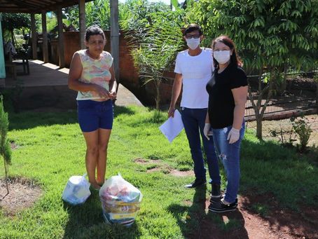 Semas entrega cestas básicas para famílias carentes e trabalhadores informais