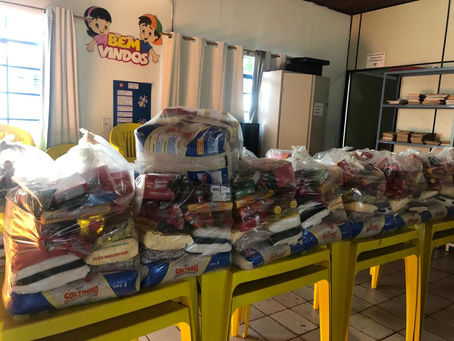 SEMAS E CRAS REALIZAM CADASTRO E ENTREGA DE CESTAS BÁSICAS