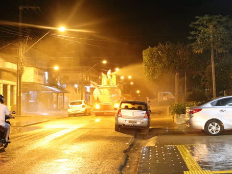 Prefeitura de Espigão do Oeste desinfeta ruas de maior movimento no centro da cidade