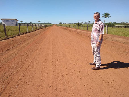 SEMOSP- Neste final de semana 23/06 a equipe de Obras recuperou estradas do Setor Beija Flor