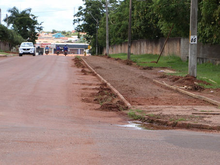 Prefeito assina ordem de serviço de R$ 201.834,29, para construção de calçadas no Bairro Liberdade e