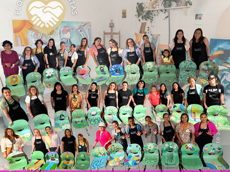 Sillas que florecen en arte y esperanza: el Museo de Arte de San Diego y Fundación Magnolias hicieron historia