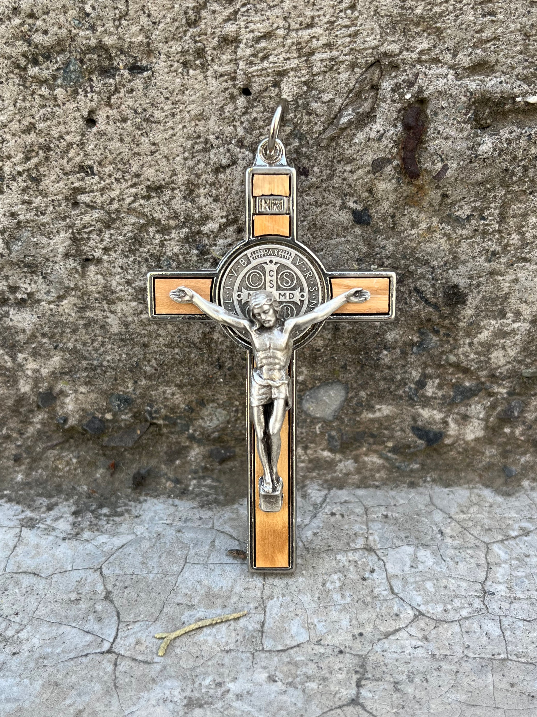 CRUCIFIJO MSB OLIVO 1