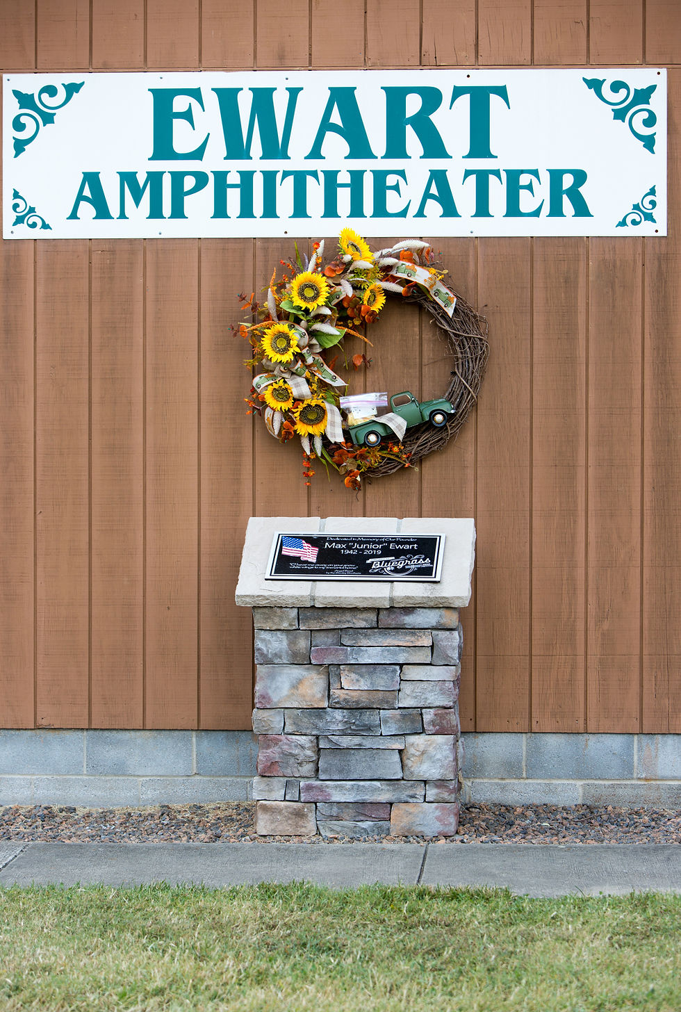 Pictures Vine Grove Bluegrass