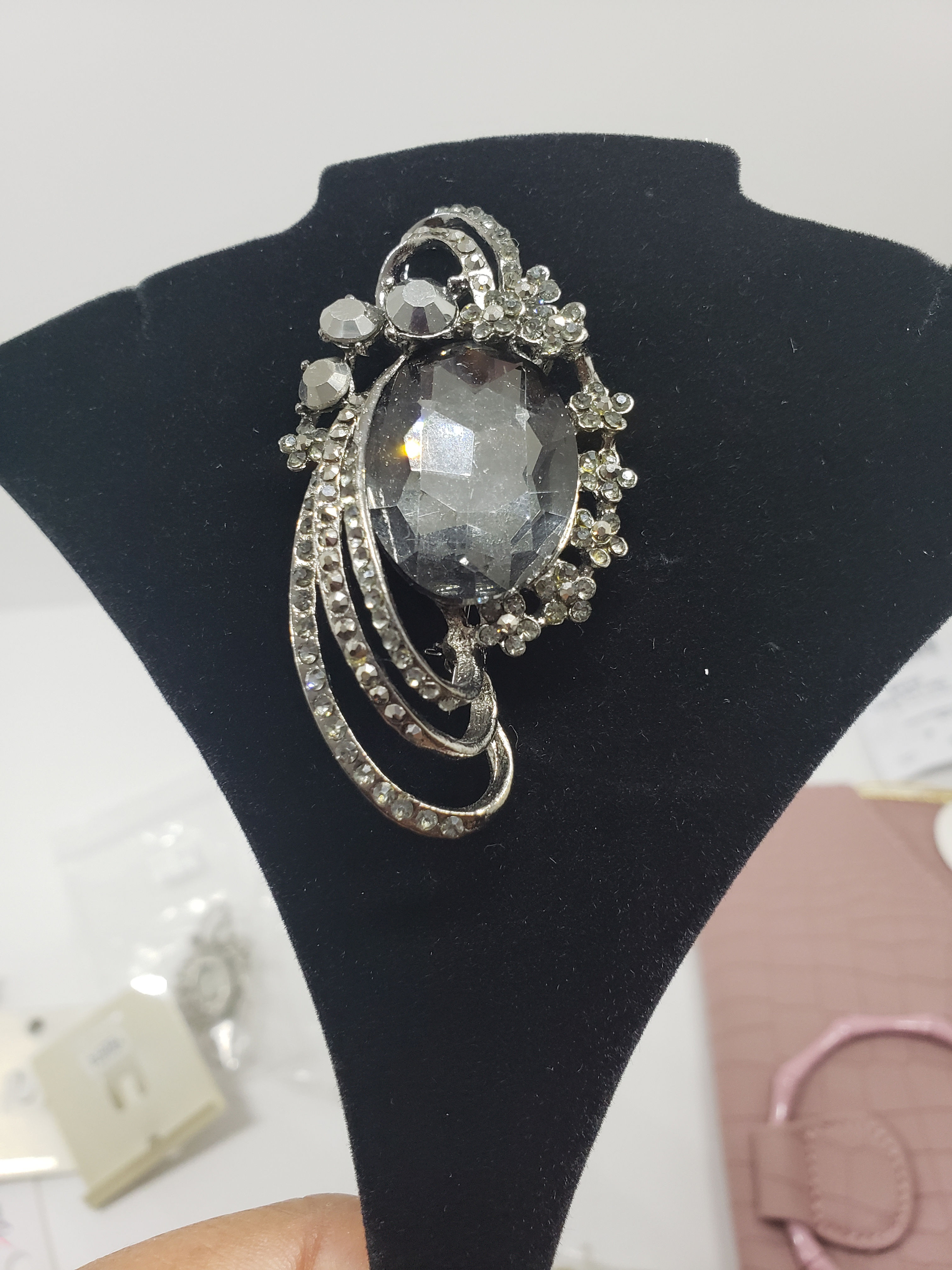 Broach Charcoal Gray