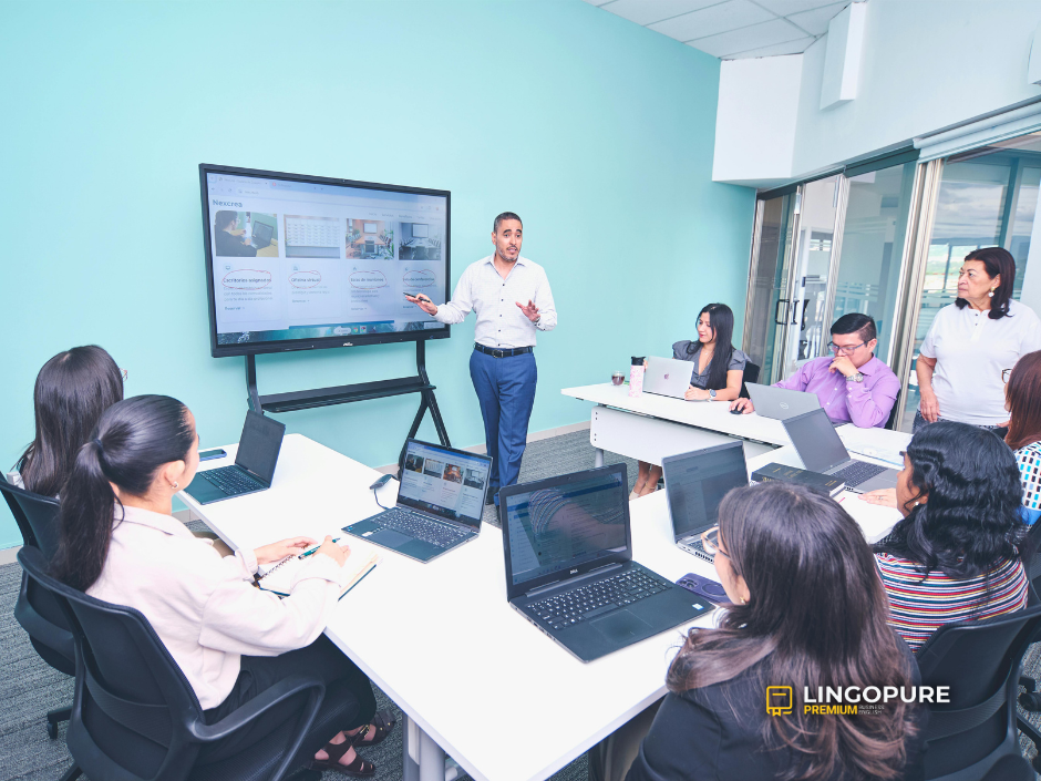 So sánh chuẩn CEFR học thuật và tiếng Anh doanh nghiệp tại Vietnam