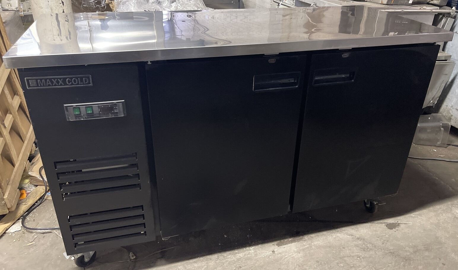 174-0104 Maxx Cold MXXBB70 70” Commercial Back Bar Self Contained Cooler