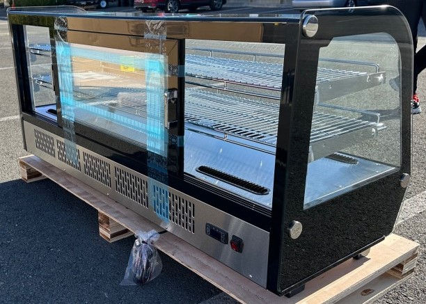 Thumbnail: 171-0295 60" Countertop Black Self Contained Countertop Cooler Case
