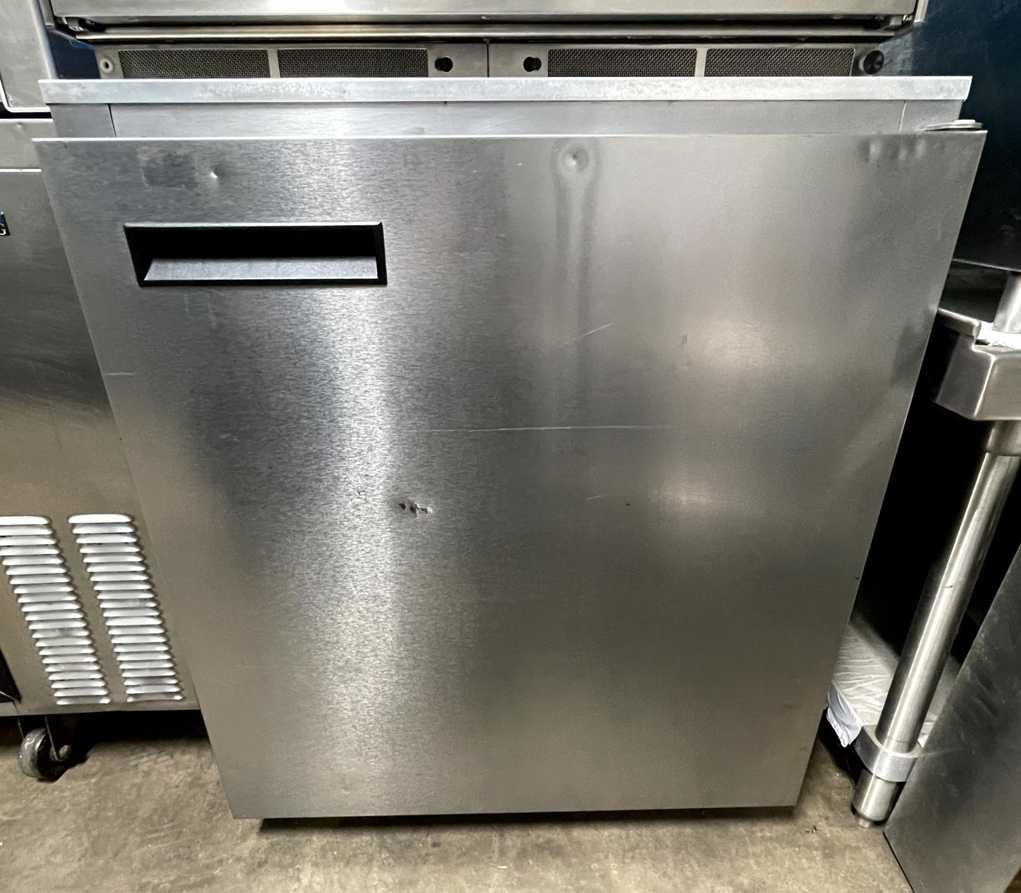 72-392 Delfield 407CAA5 Self Contained Undercounter Cooler