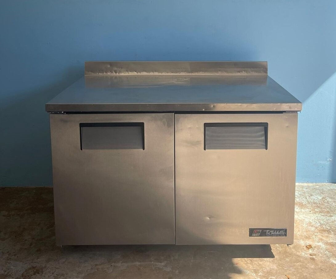 75-0370 True TWT-48 Self Contained 48'' Worktop Cooler