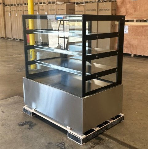 Thumbnail: 171-0328 47" Glass Donut Pastry Lighted Dry Bakery Case