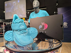 D. Fox 2 ‘Curry World Tour’ 2025.8.29 11:00AM発売 ※UAリワードメンバー限定