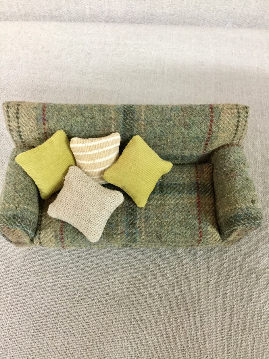 Thumbnail: Miniature Mouse Sofa Tutorial