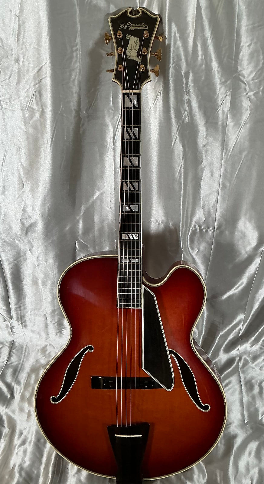 Thumbnail: 1975 D'Aquisto New Yorker MINT Sunburst Hollowbody Guitar With Original Case