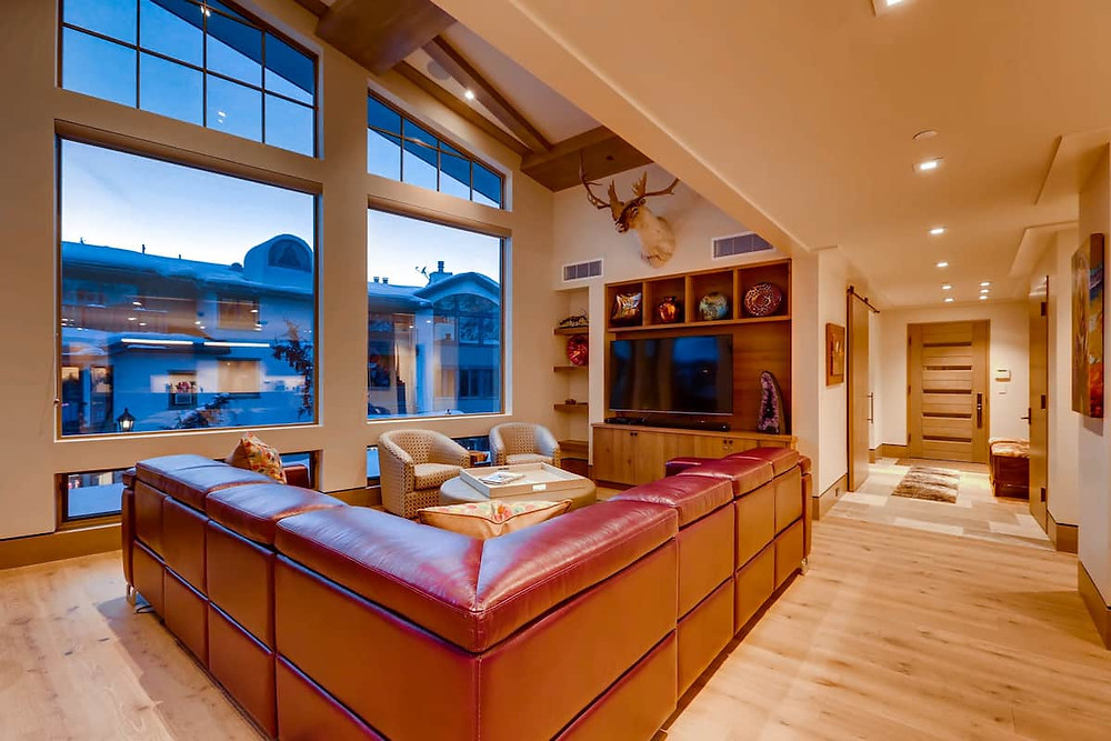 luxurious living room