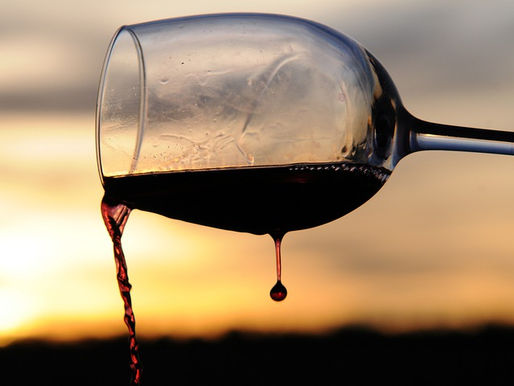 Il vino diventa gel disinfettante: così si libereranno le cantine in vista della vendemmia 2020