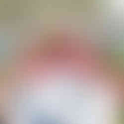 L'allenatore Gaetano Berti con due atlete