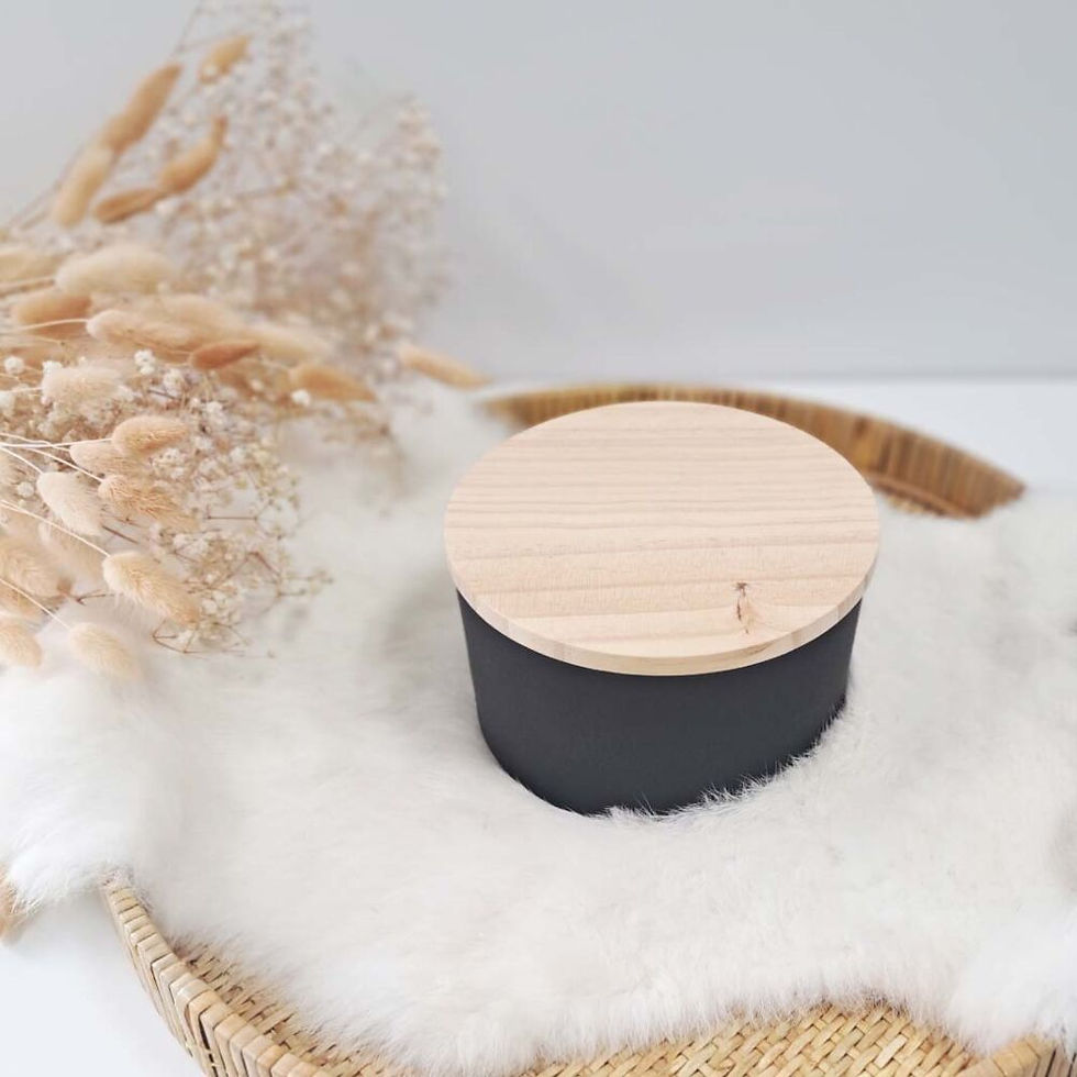 Thumbnail: Luxe geurkaars, houten deksel met gravure