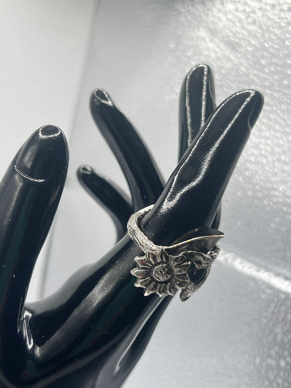 Thumbnail: Flower saddle 