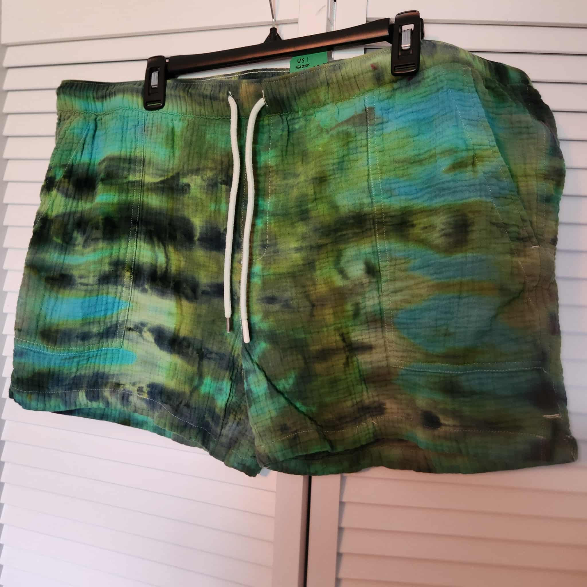 Us1 unisex shorts womens 22-24..men's 44-46