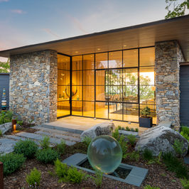 Hotels-Models14015 2_edit_new 2.jpg