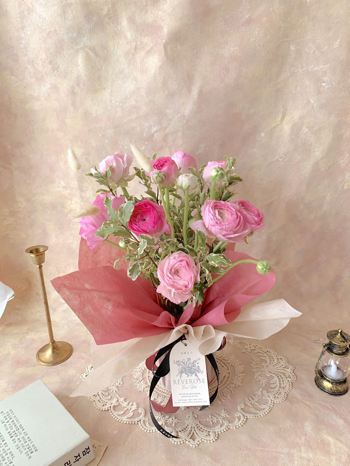 Ranunculus Fresh Vase Bouquet