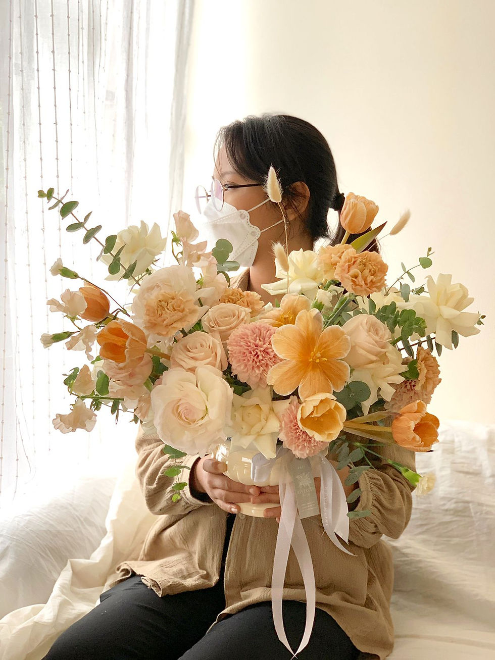 Thumbnail: Soft Amber Fresh Vase Centerpiece