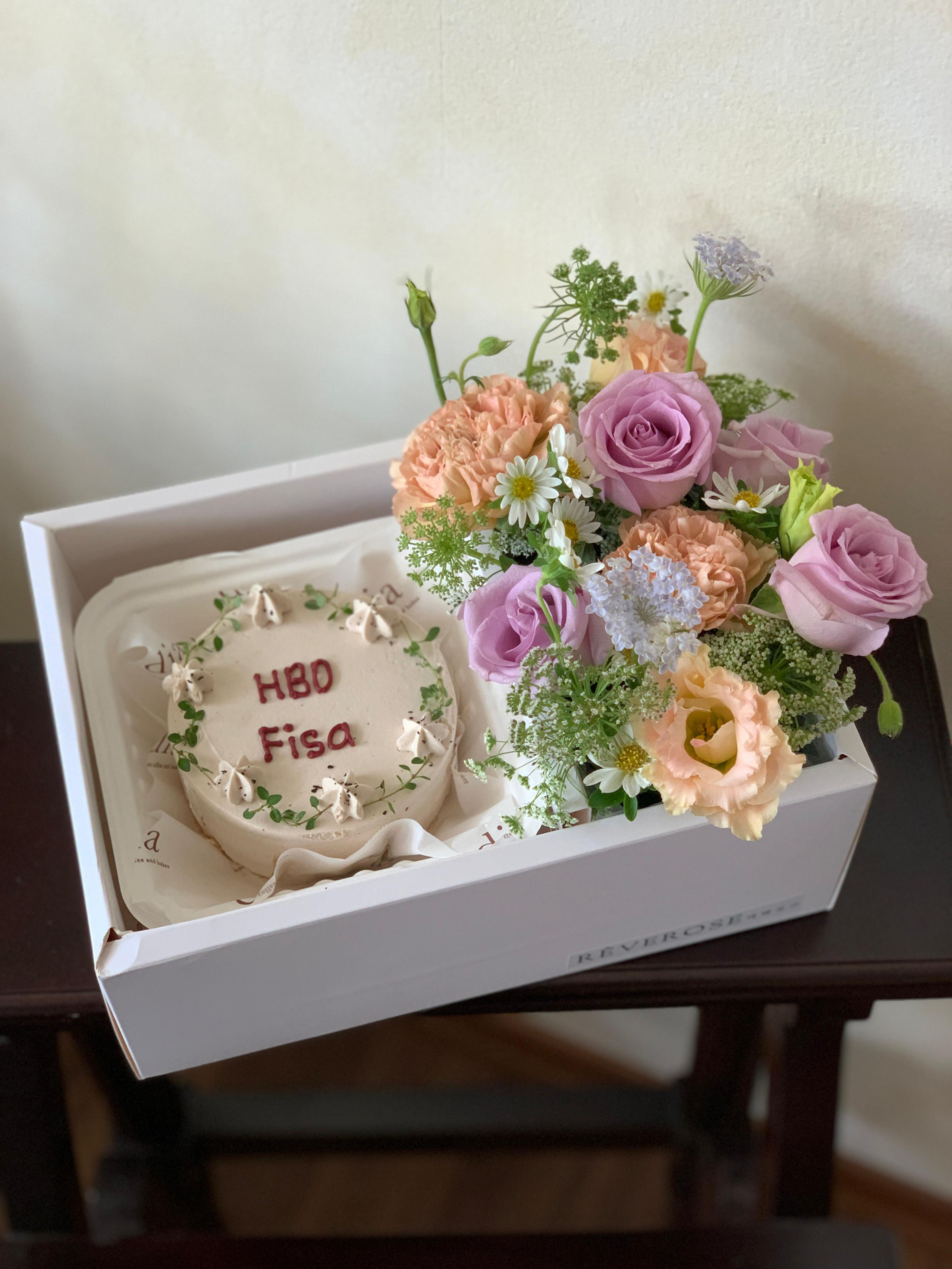 Earl Grey Fresh Flower Cake