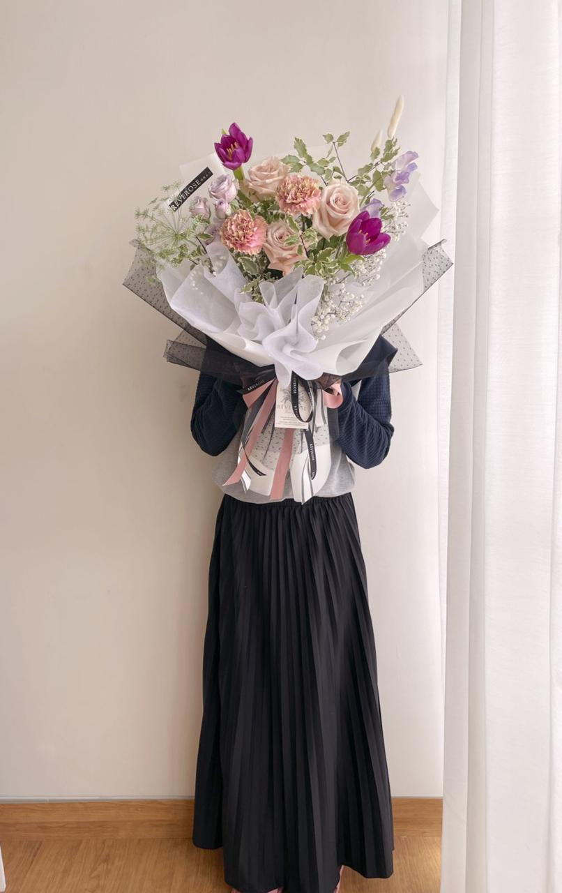 Thumbnail: Blossom Veil Premium Fresh Bouquet