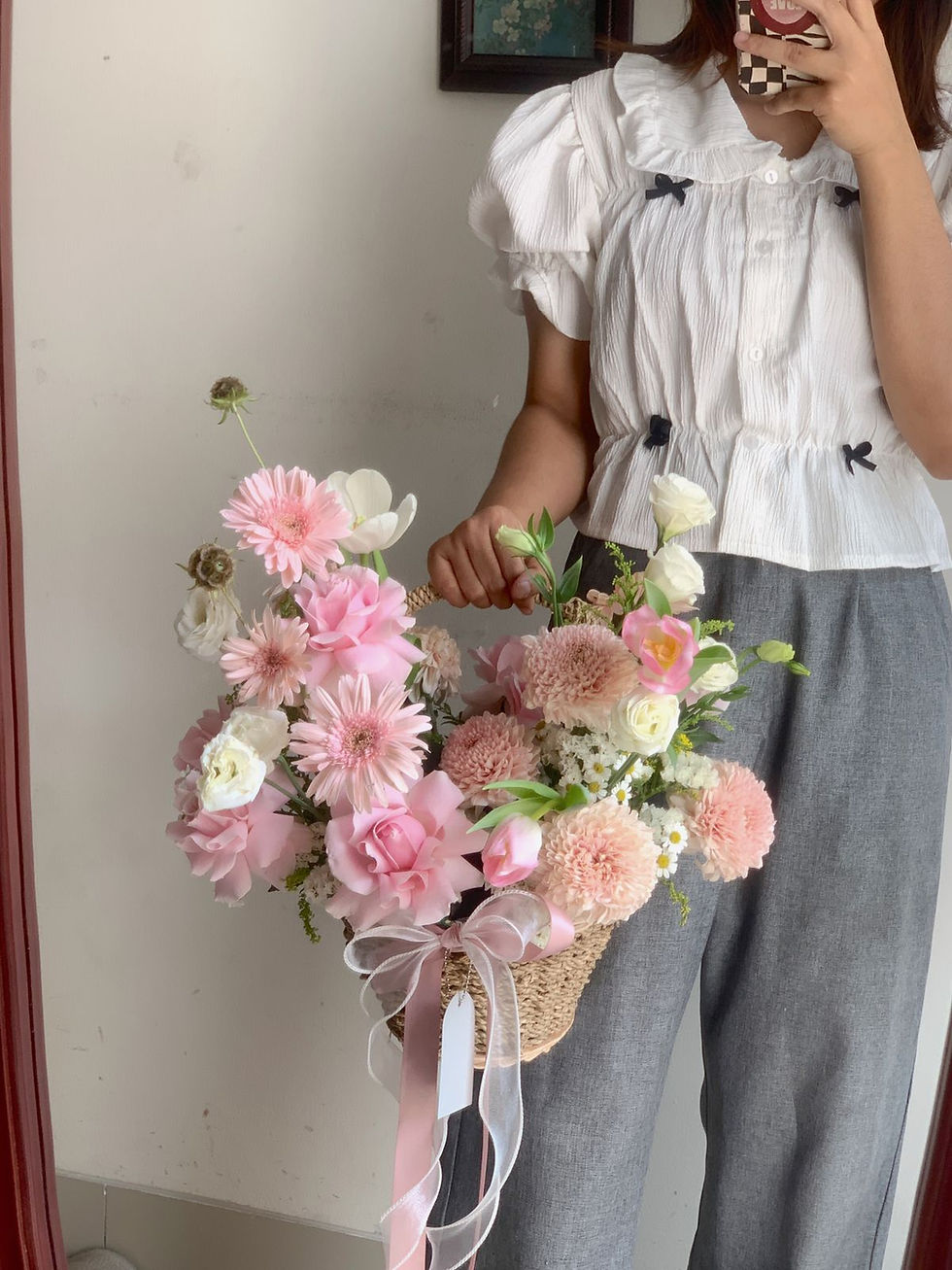 Thumbnail: Pinkies Blush Fresh Medium Basket