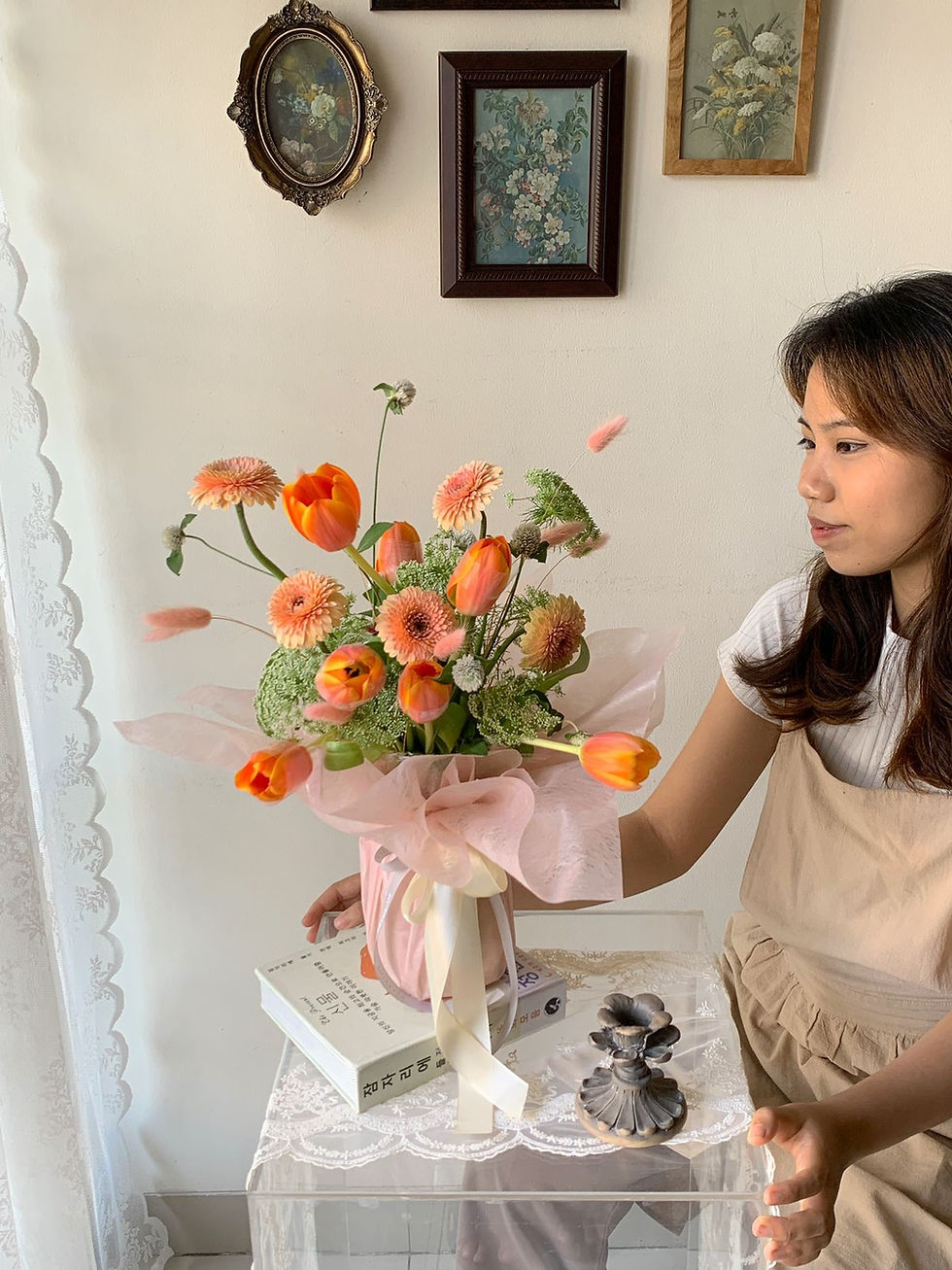 Thumbnail: Sunset Rise Fresh Vase Bouquet