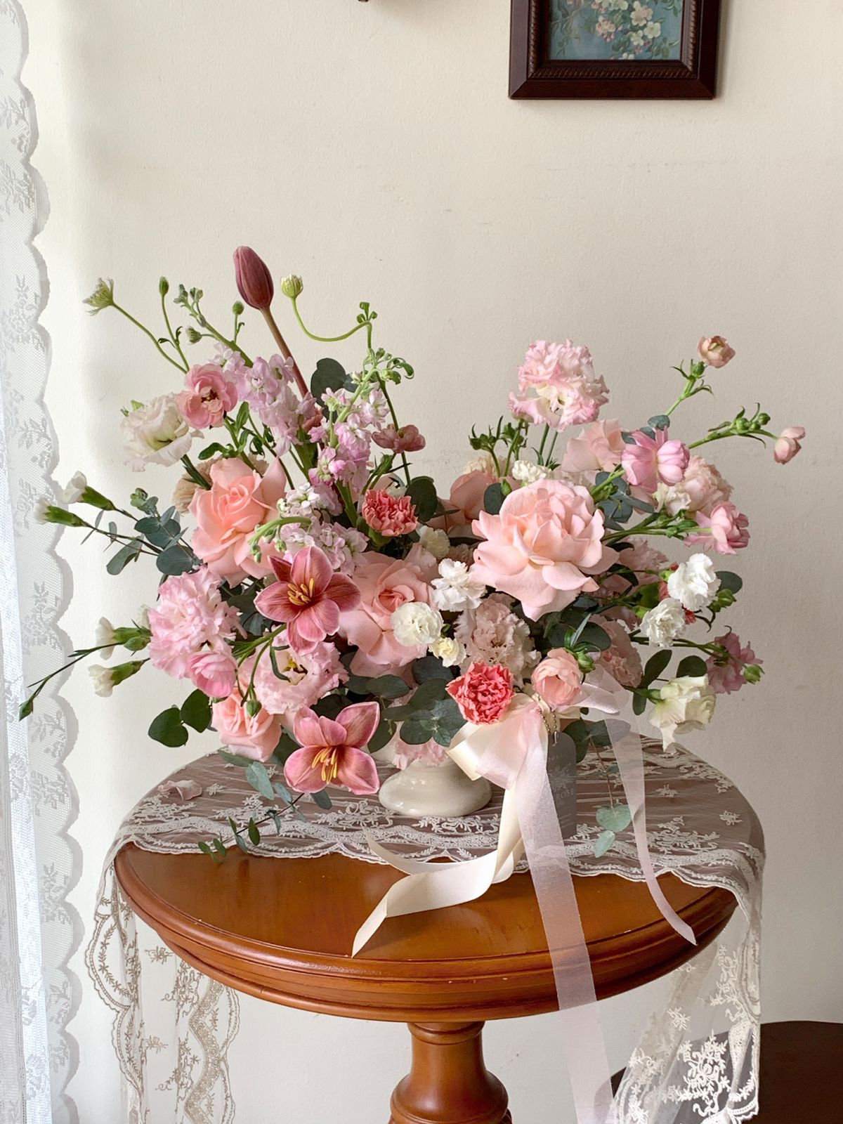 Rose Charm Fresh Vase Centerpiece