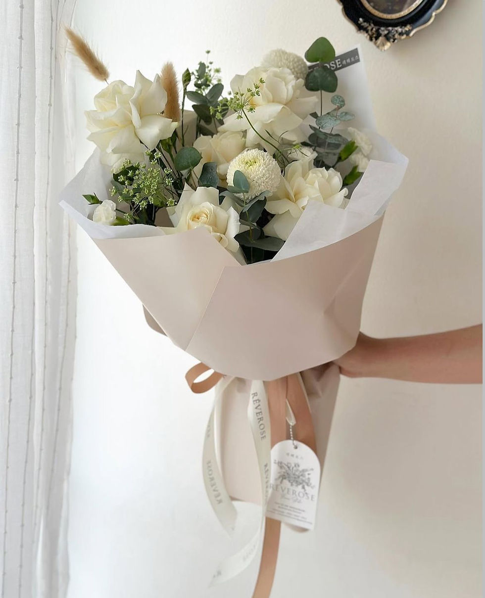 Thumbnail: Pure Petals Classic Fresh Bouquet