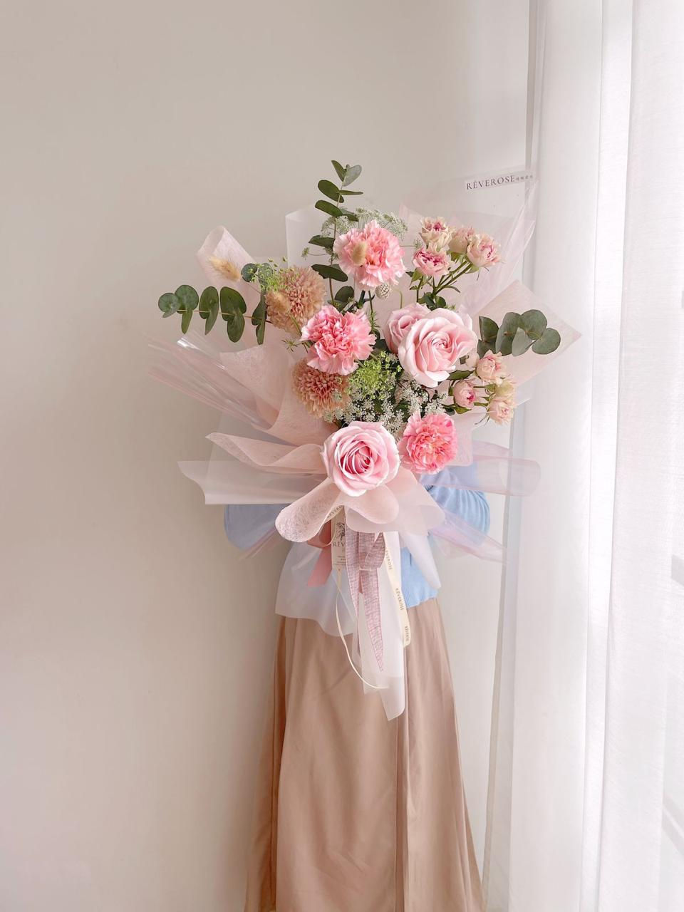 Thumbnail: Pink Reverie Premium Fresh Bouquet