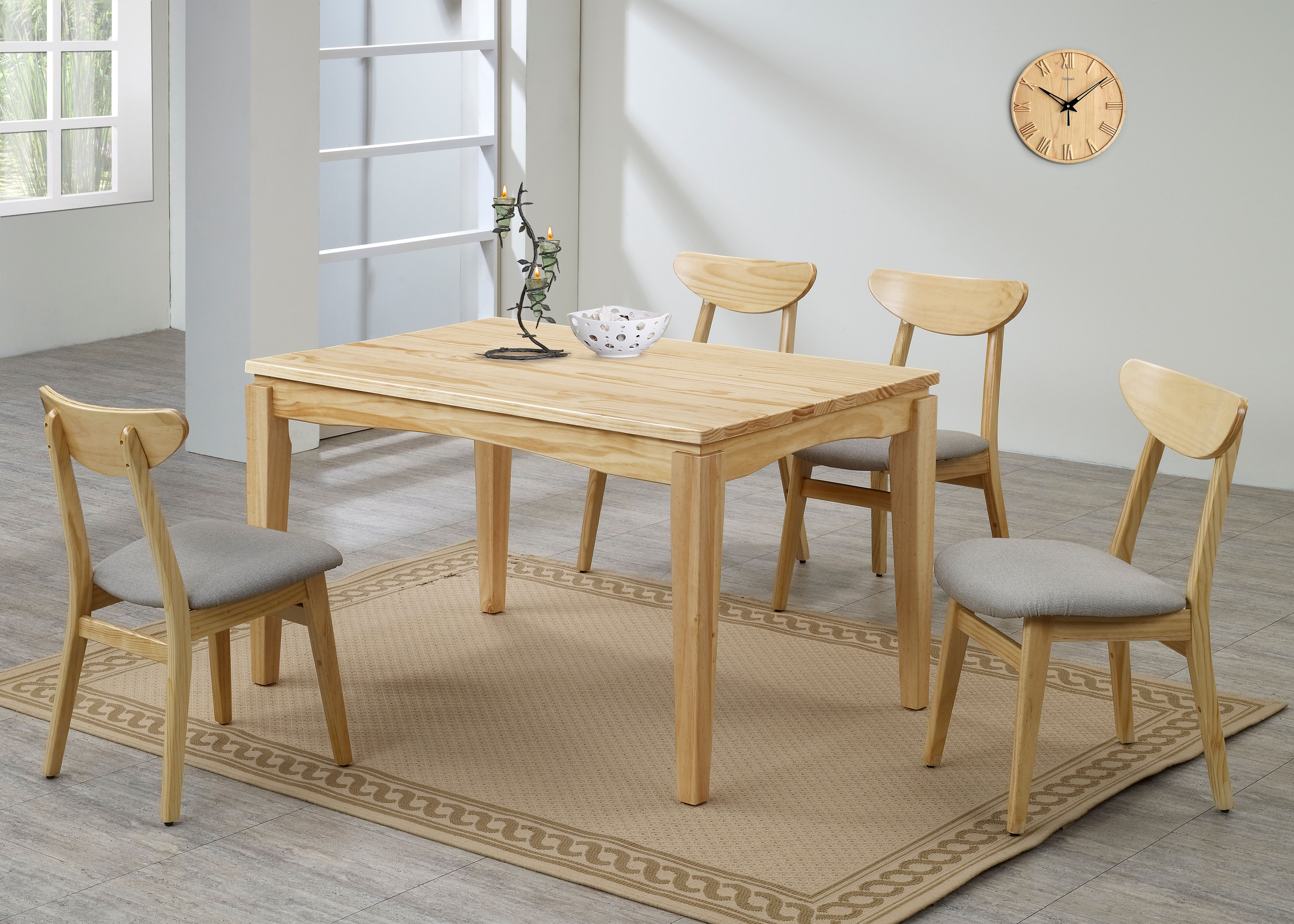 莉芬4.3尺紐松餐桌#708