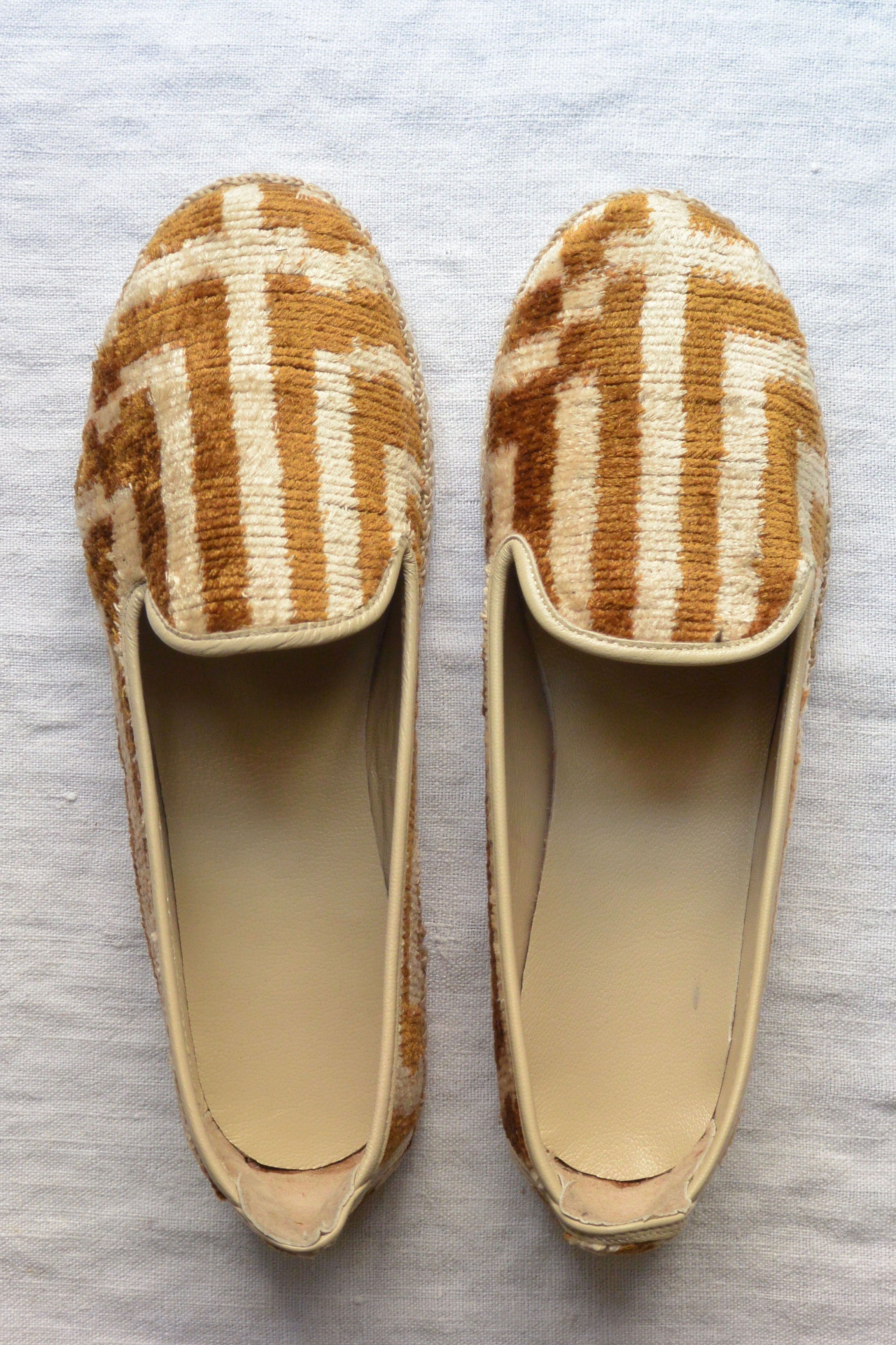 ベルベットイカット＆レザーローファー