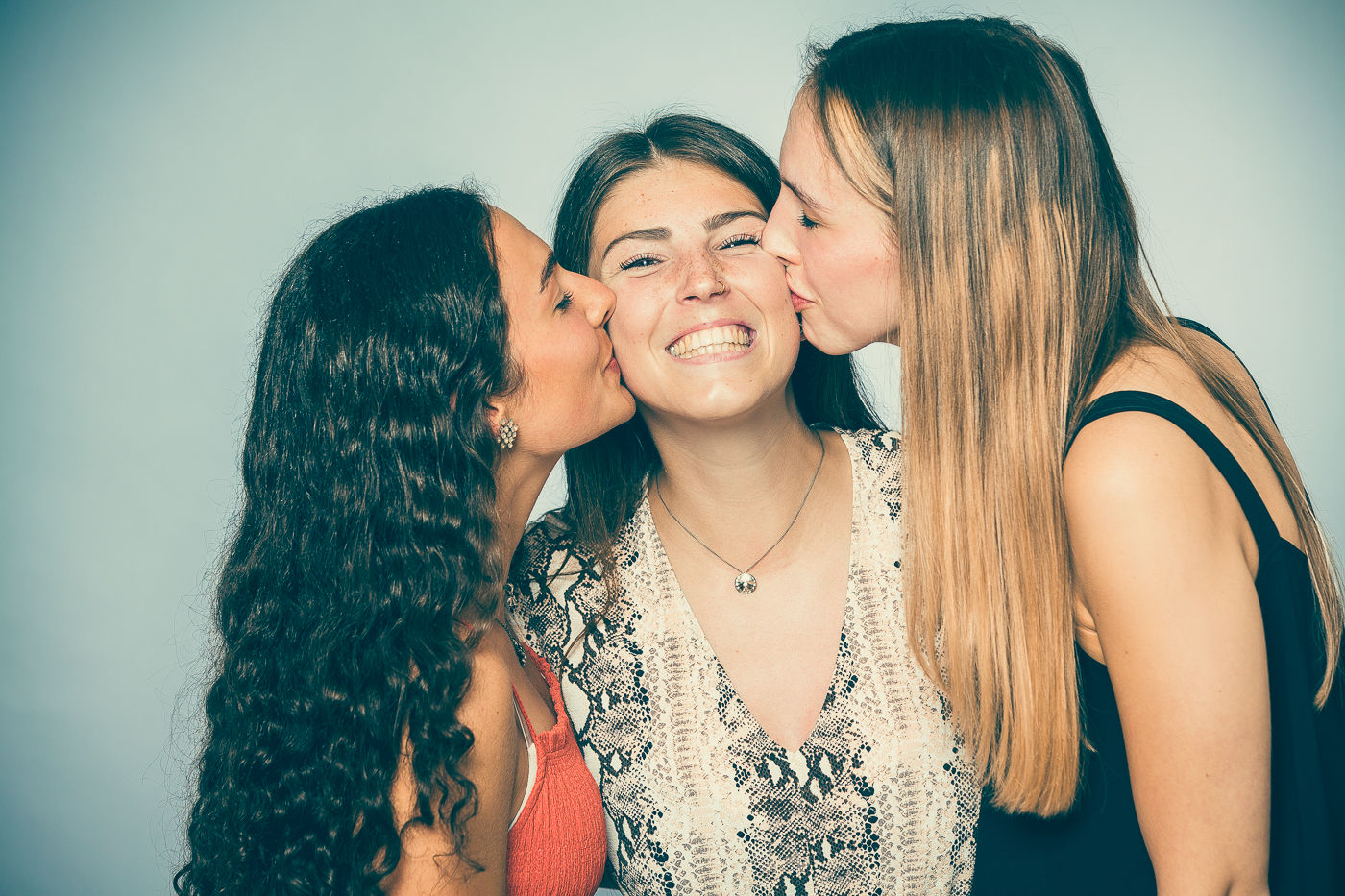 Best Friends Shooting M