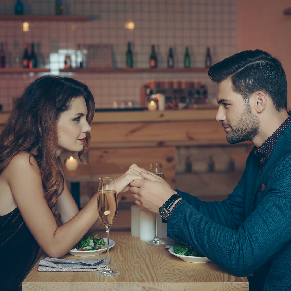 Cena romántica y música para 2 a domicilio