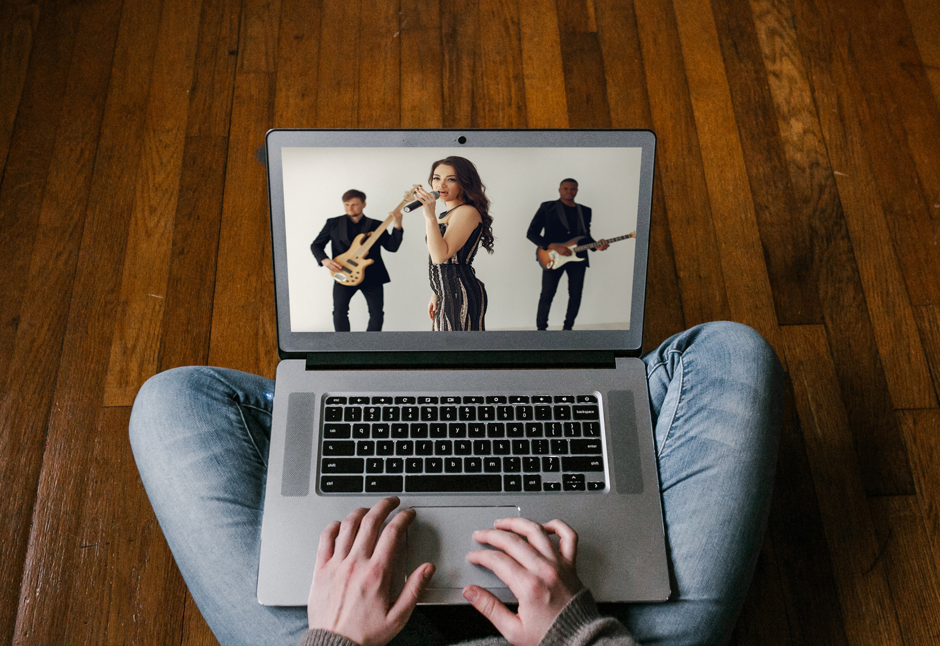 Serenata virtual con famoso