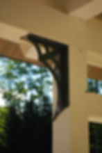 Spiderweb corner brace