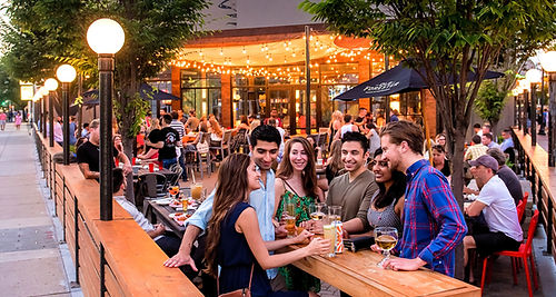 People enjoying outdoor dining opportunities in Herndon VA