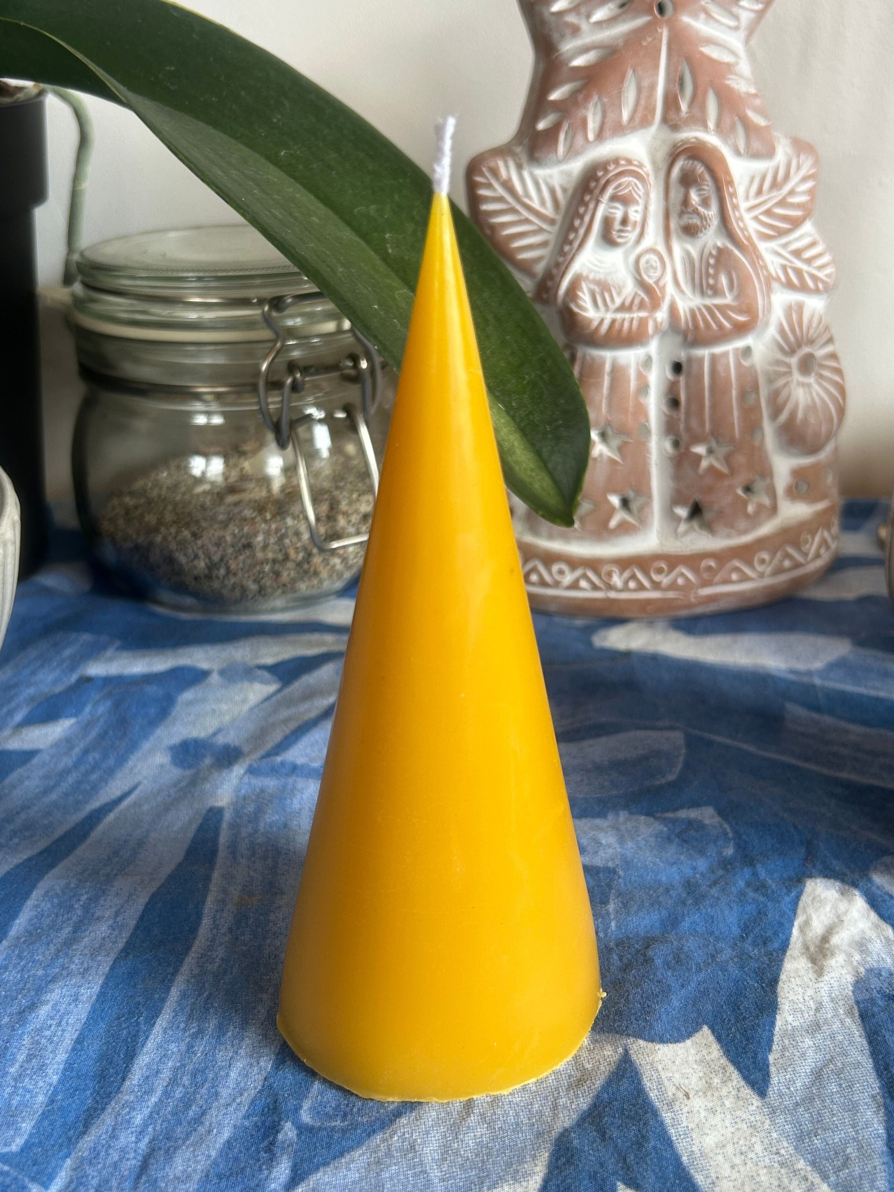 LUMOS CONE PILLAR 100% NZ BEESWAX AND COTTON CANDLE