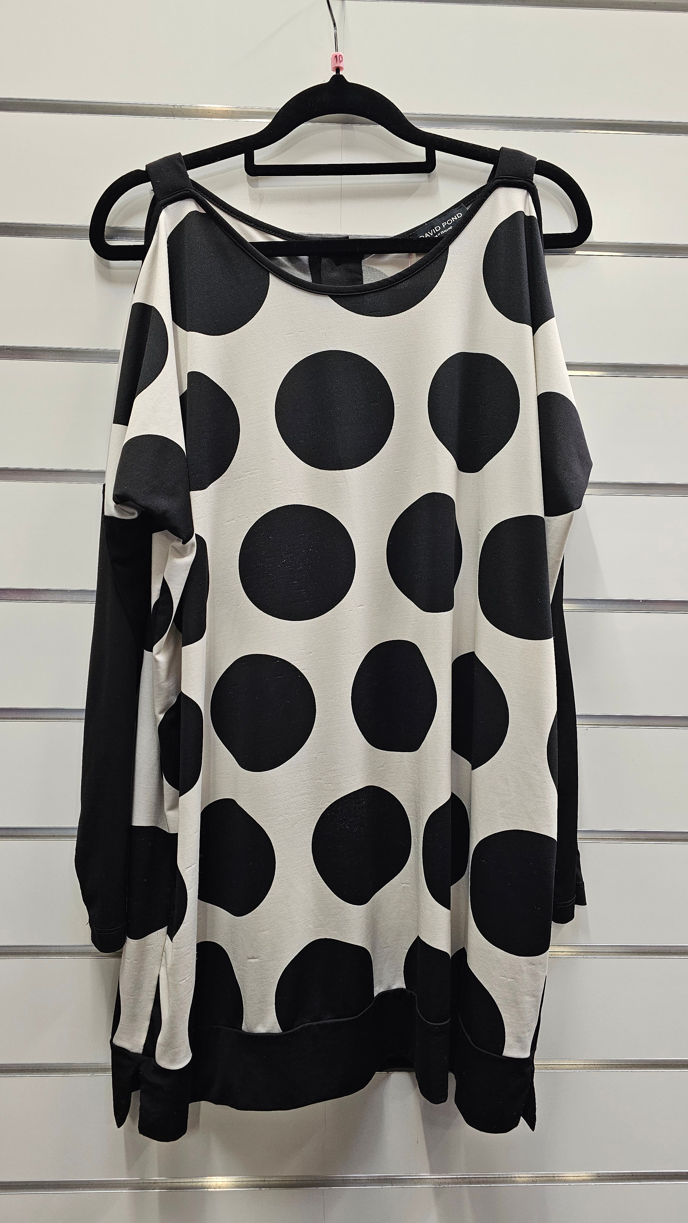 David Pond Black And White Blouse, Long Sleeve And Open Shoulder